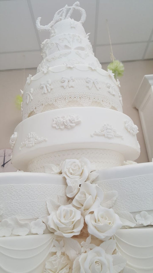 William and Kate wedding cake
